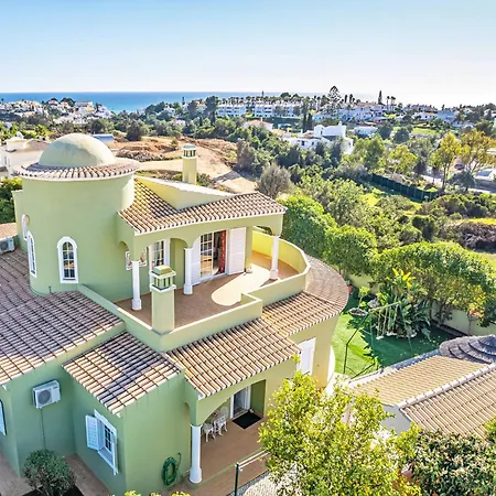 Villa For 9 People With Garden * Carvoeiro (Lagoa)