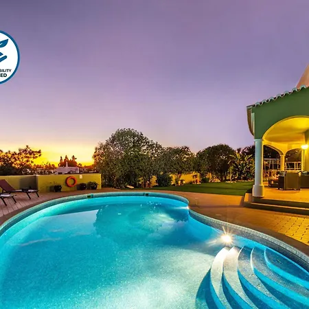 Villa For 9 People With Garden Villa *