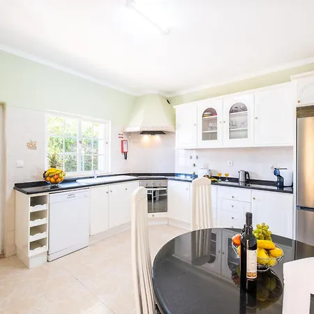 Villa For 9 People With Garden Villa