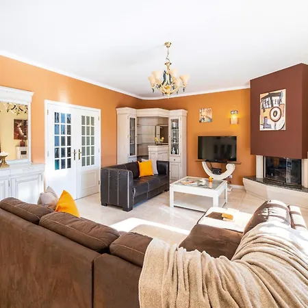 Villa For 9 People With Garden Carvoeiro (Lagoa)