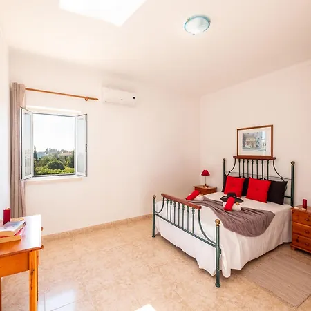 Villa Villa For 9 People With Garden *