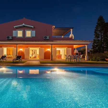 וילה Villa For 9 People With Garden *
