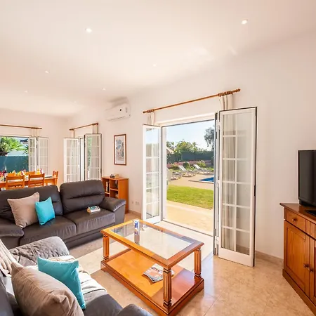 וילה Villa For 9 People With Garden